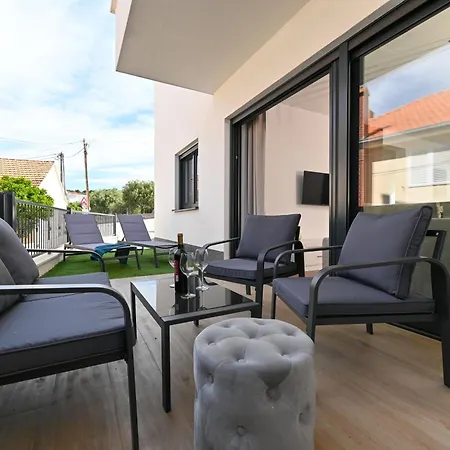 Apartments Aldo Trogir Exterior photo